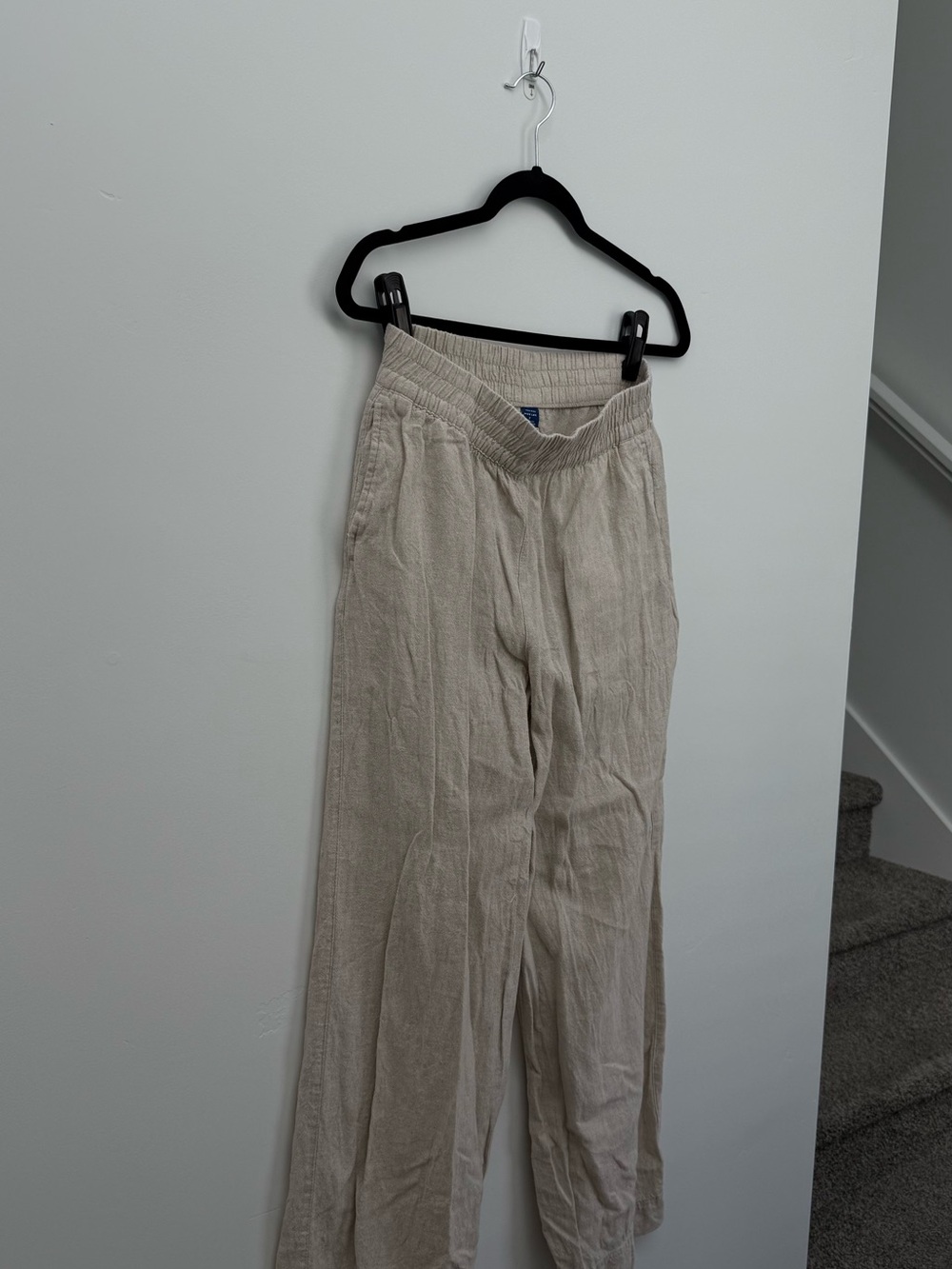 Old Navy Neutral Wide-Leg Pull-On Pants in Light Taupe